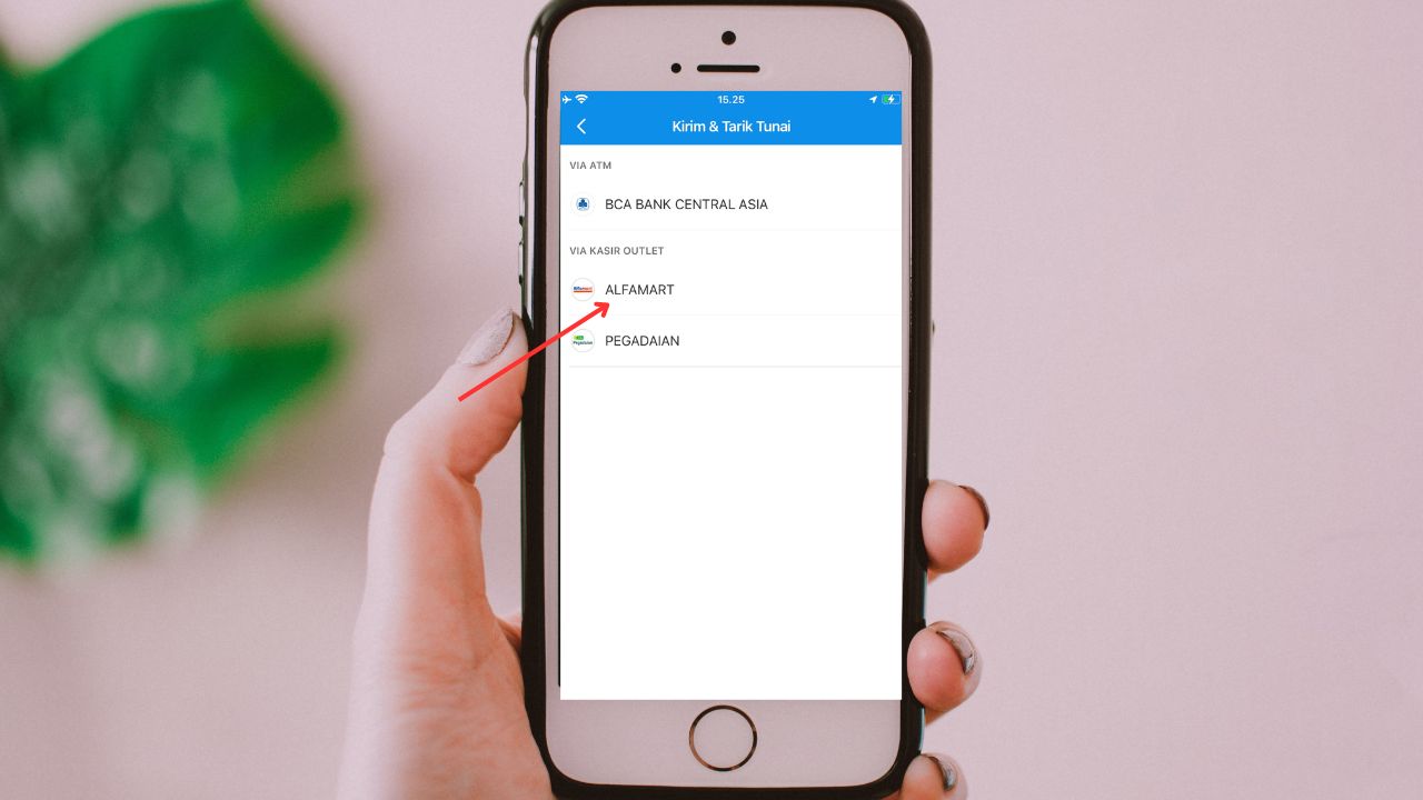 Cara tarik uang pada aplikasi DANA di Alfamart